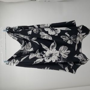 Zac & Rachel Woman Black White Floral Plus Size Curvy Size 2X